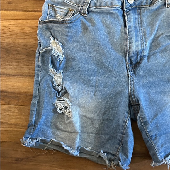Source Unknown Ripped Blue Jean Shorts - Picture 2 of 5